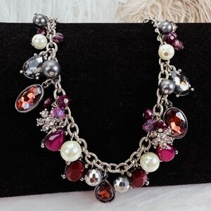 Vintage White House, black market Silvertone multicolor stone Dangle Necklace